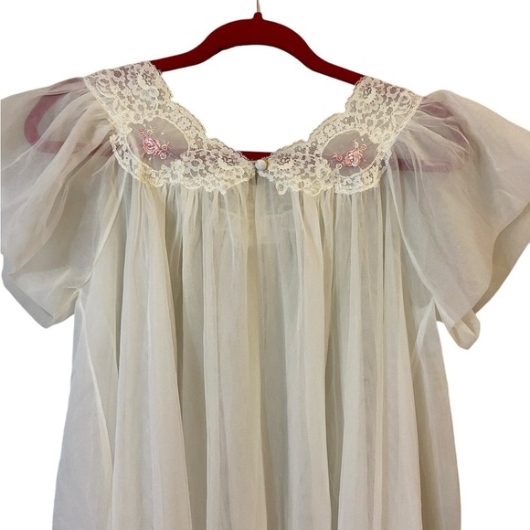 Vintage White Cream Embroidered Layered Peignoir Robe - Picture 4 of 10